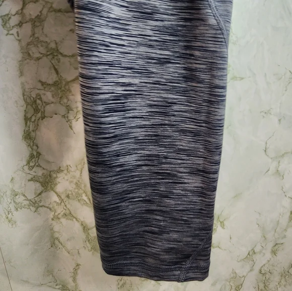 FUNANI Gray Capri Leggings - Picture 5 of 13